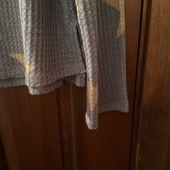 Pink Lily Long Sleeve Star Top - Picture 7 of 10